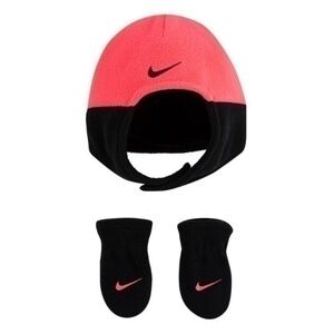 NWT. NIKE Infant Hat & Gloves